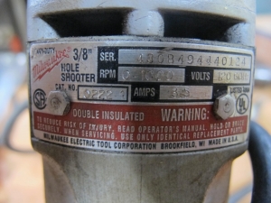 LOT TO INCLUDE: (1) MILWAUKEE 1/2 IN DRILL, CATALOG # 400741, MILWAUKEE HAND DRILL, 3/8 IN, CATALOG# 0222-1, 3.5 A, 0-1000 RPM, 120 V, (1) CENTRAL PNEUMATIC 3/8 IN DRILL MODEL# R95030021. LOADING & HANDLING FEE $5-4005